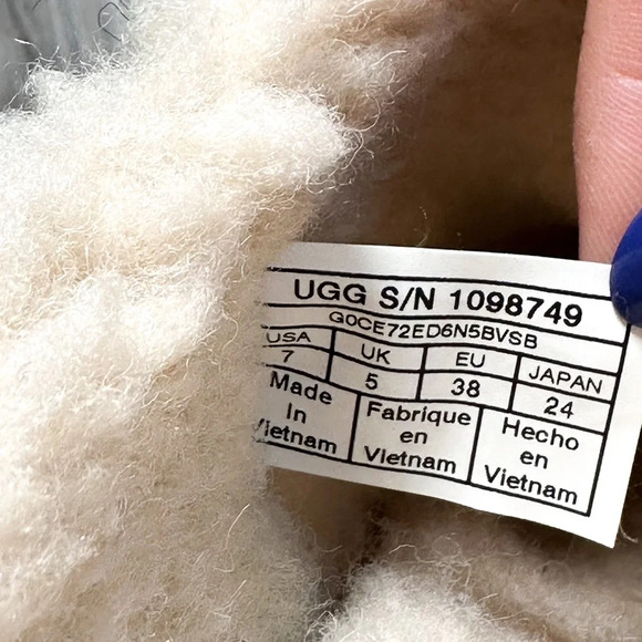 Ugg Women’s Lynwood Clogs - Suede Slip On - Picture 8 of 8